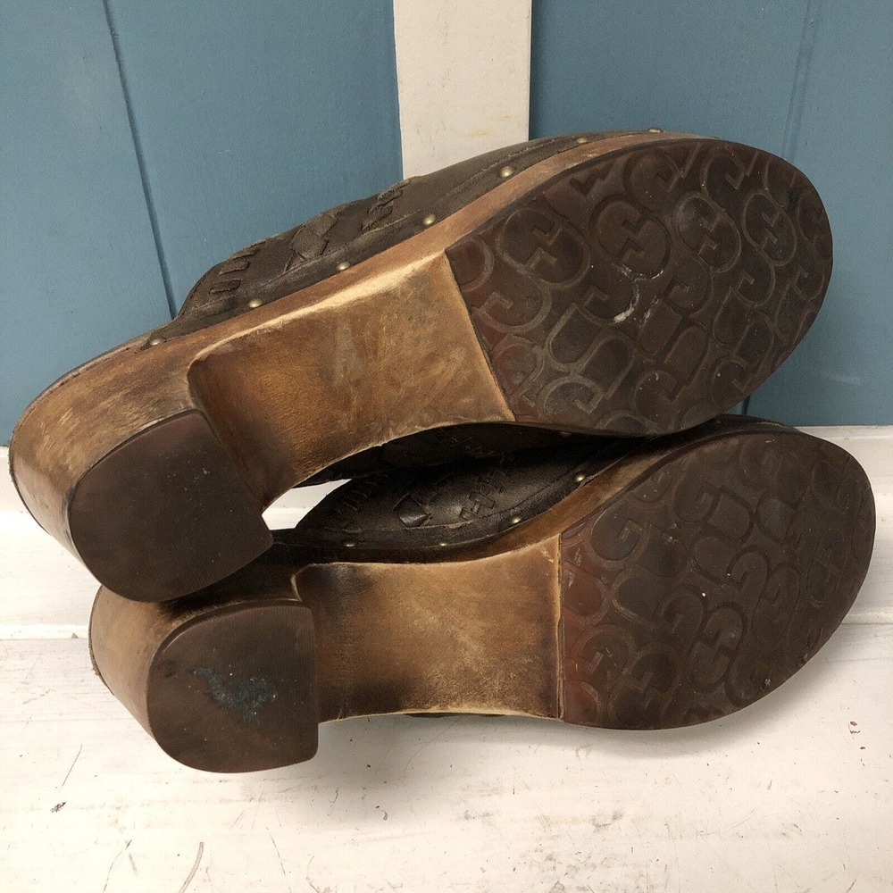 UGG‎ Women's Size 9 Slip On Clogs, Tan Brown Clogs With Wooden Heels - Picture 8 of 9